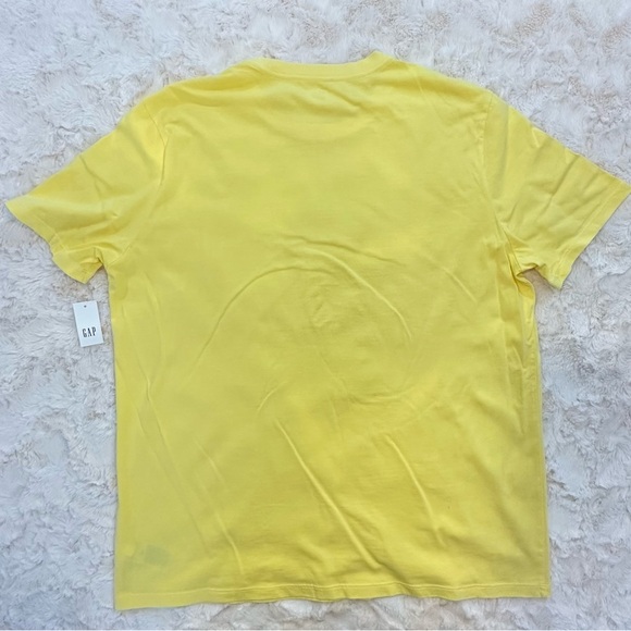 Men’s Gap T Shirt - Picture 2 of 2